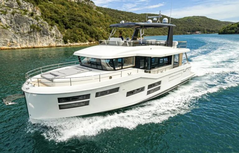 BENETEAU TRAWLER 62