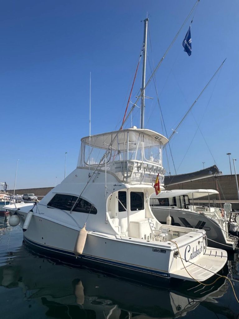 LUHRS 41 CONVERTIBLE