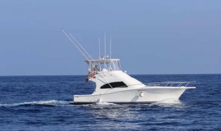 LUHRS 41 CONVERTIBLE